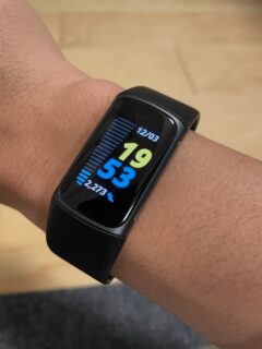 Fitbit Charge 5 を購入
